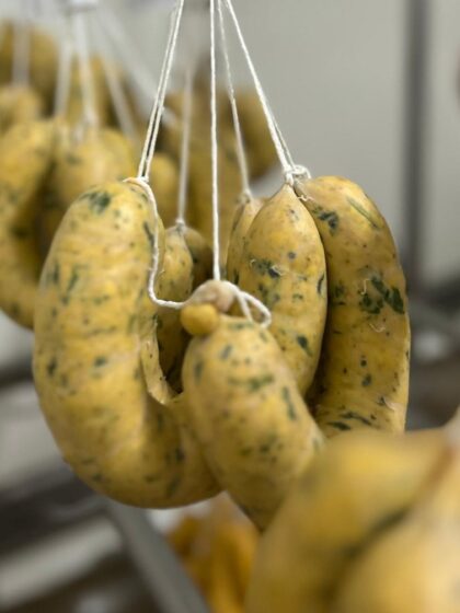 Butifarra de Huevo con Espinacas, Pasas y Piñones